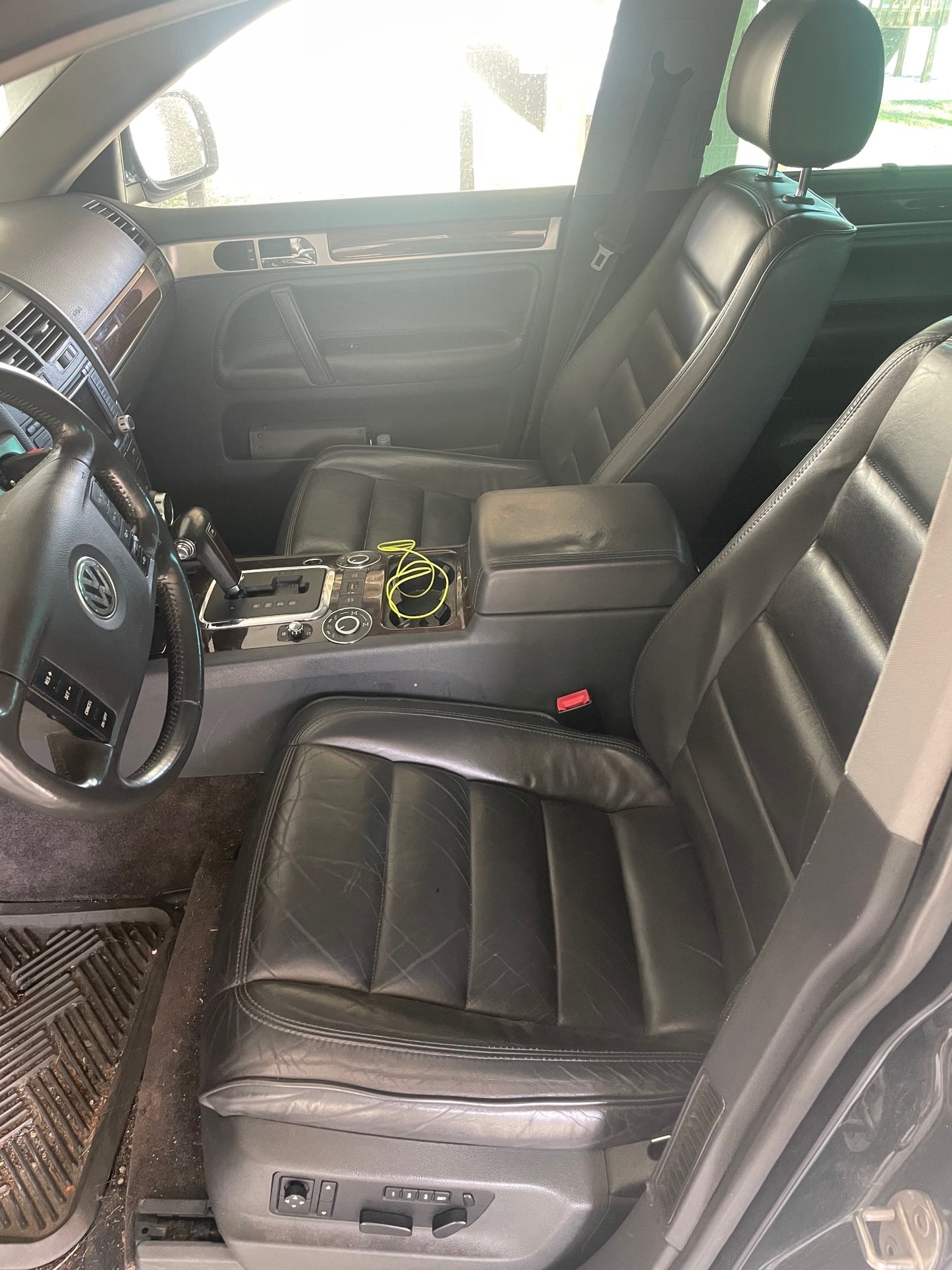 FOR SALE: 2005 Volkswagen Touareg